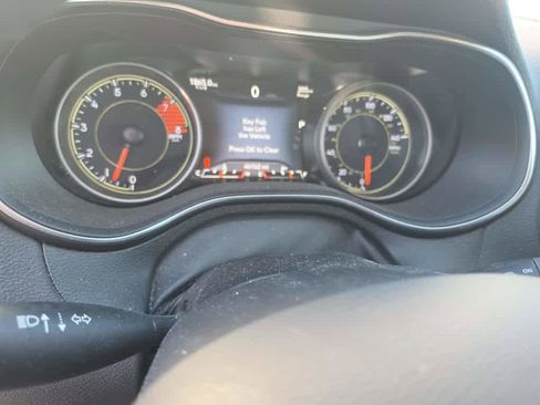 Used 2020 Jeep Cherokee Limited AWD/4WD image 9