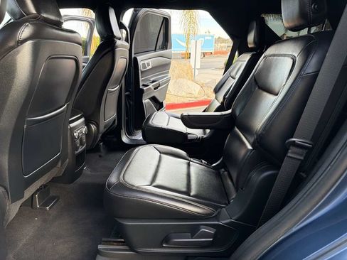 Used 2020 Ford Explorer XLT w/ Equipment Group 202A RWD image 24