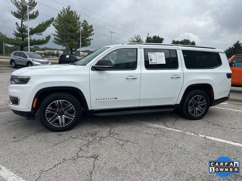 Used 2024 Jeep Wagoneer L Series II w/ Flexible Seating Group image 17