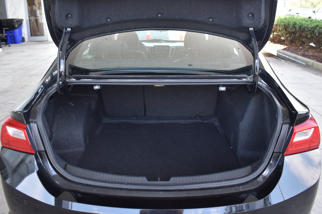 Used 2025 Chevrolet Malibu LT FWD image 11