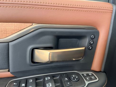 New 2023 RAM 3500 Limited image 36