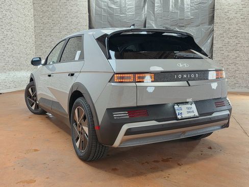 New 2026 Hyundai Ioniq 5 SEL image 6