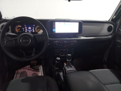 Used 2024 Jeep Wrangler Unlimited Sport AWD/4WD image 9