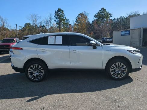 Used 2021 Toyota Venza Limited image 4