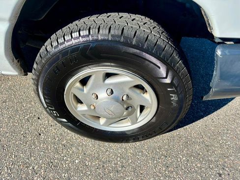 Used 2012 Ford E-250 and Econoline 250 Extended w/ PWR Group image 27