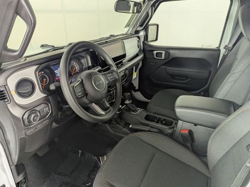 New 2025 Jeep Grand Cherokee Summit image 12