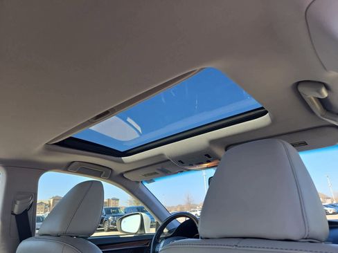 Used 2013 Lexus ES 350 4dr Sdn image 21