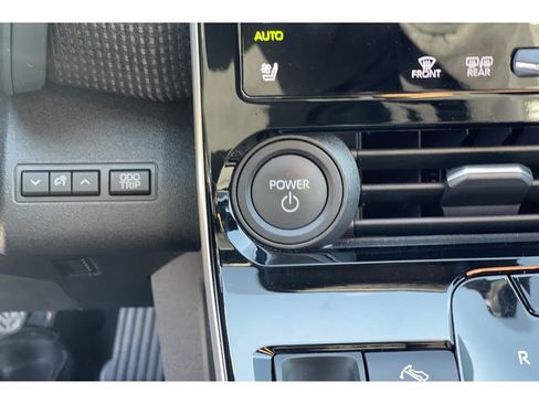Certified 2024 Subaru Solterra AWD/4WD image 35