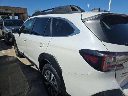 Used 2024 Subaru Outback Premium AWD/4WD image 2