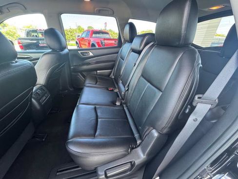 Used 2013 Nissan Pathfinder SV AWD/4WD image 11