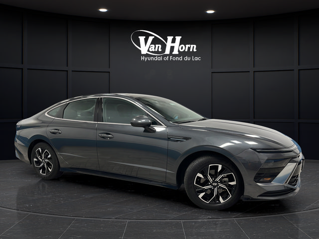 Used 2025 Hyundai Sonata SEL FWD image 1