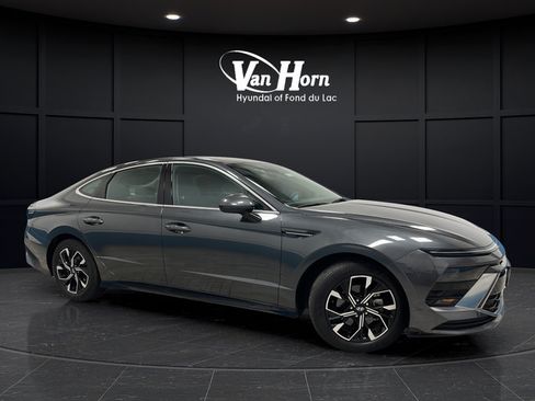 Used 2025 Hyundai Sonata SEL FWD image 1