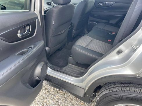 Used 2018 Nissan Rogue SV w/ Premium Package AWD/4WD image 11