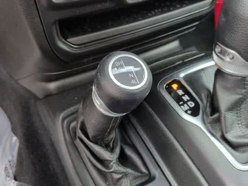 Used 2021 Jeep Gladiator Sport AWD/4WD image 38