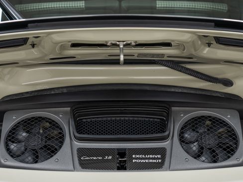 Certified 2014 Porsche 911 50th Anniversary Edition RWD image 14