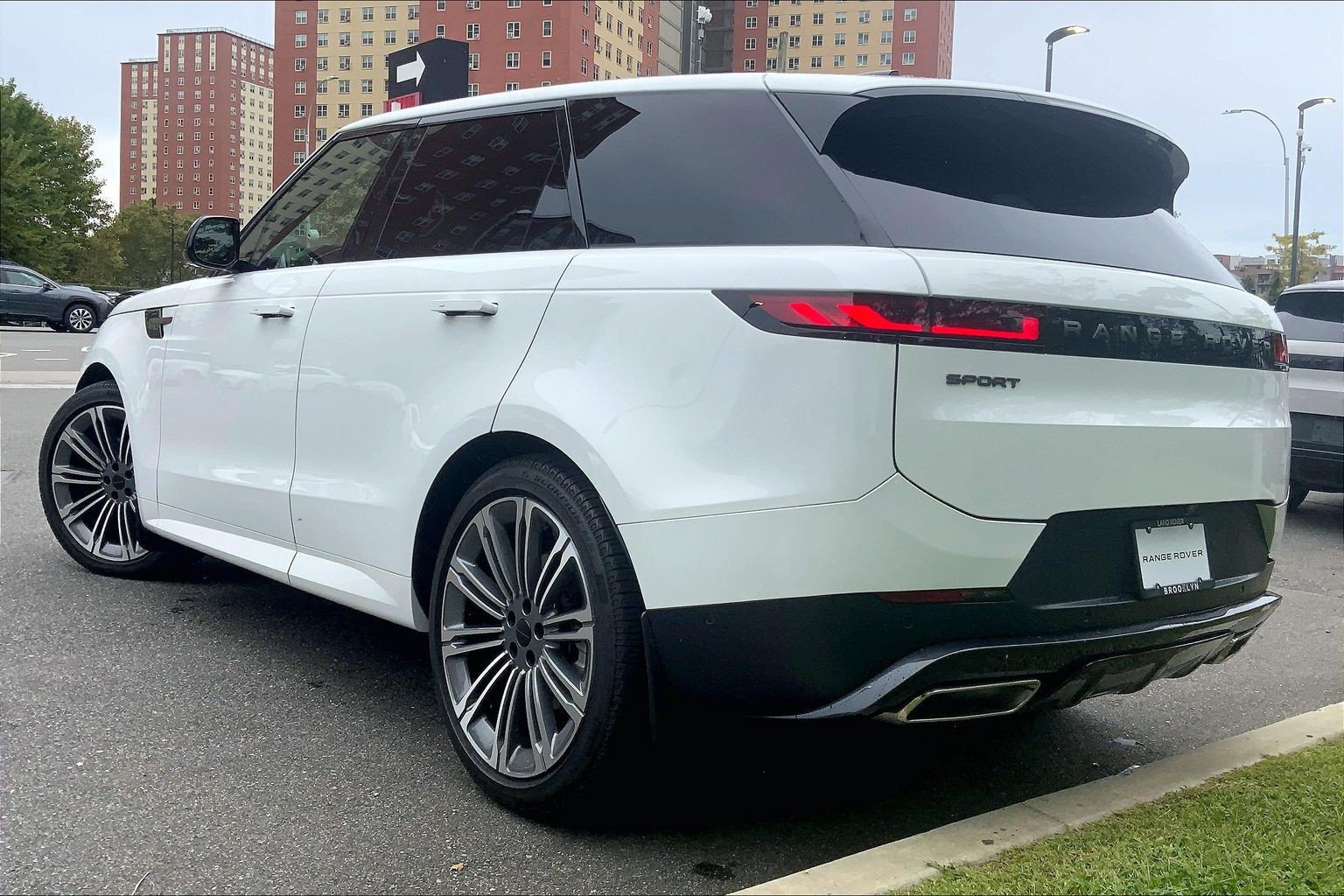 Certified 2026 Land Rover Range Rover Sport SE AWD/4WD image 3