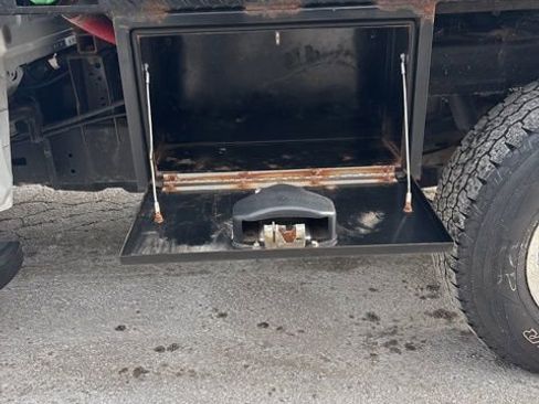 Used 2024 RAM 2500 Tradesman w/ Chrome Appearance Group image 9