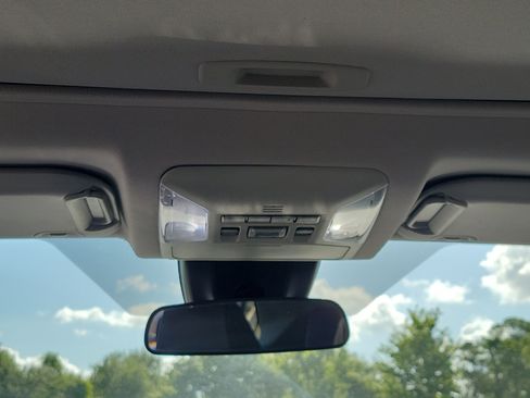 Used 2021 Toyota RAV4 XLE w/ Convenience Package FWD image 20