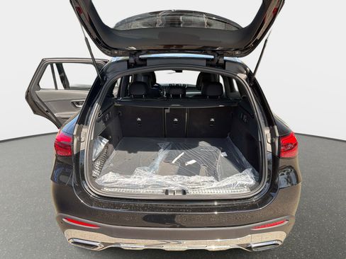 New 2026 Mercedes-Benz GLC 300 image 11