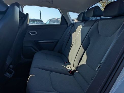 Used 2025 Kia K4 FWD image 12