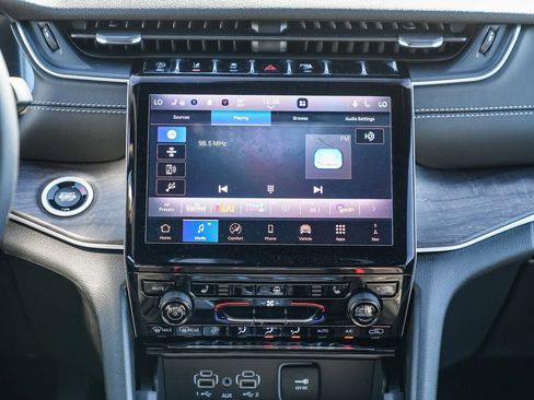 New 2025 Jeep Grand Cherokee Limited image 15