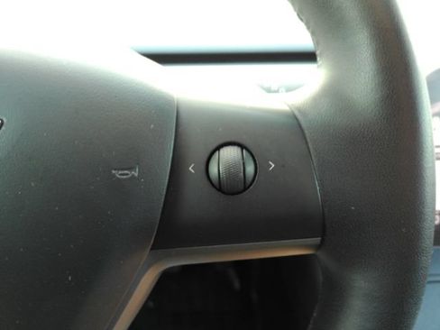 Used 2020 Tesla Model 3 Standard Range Plus RWD image 35