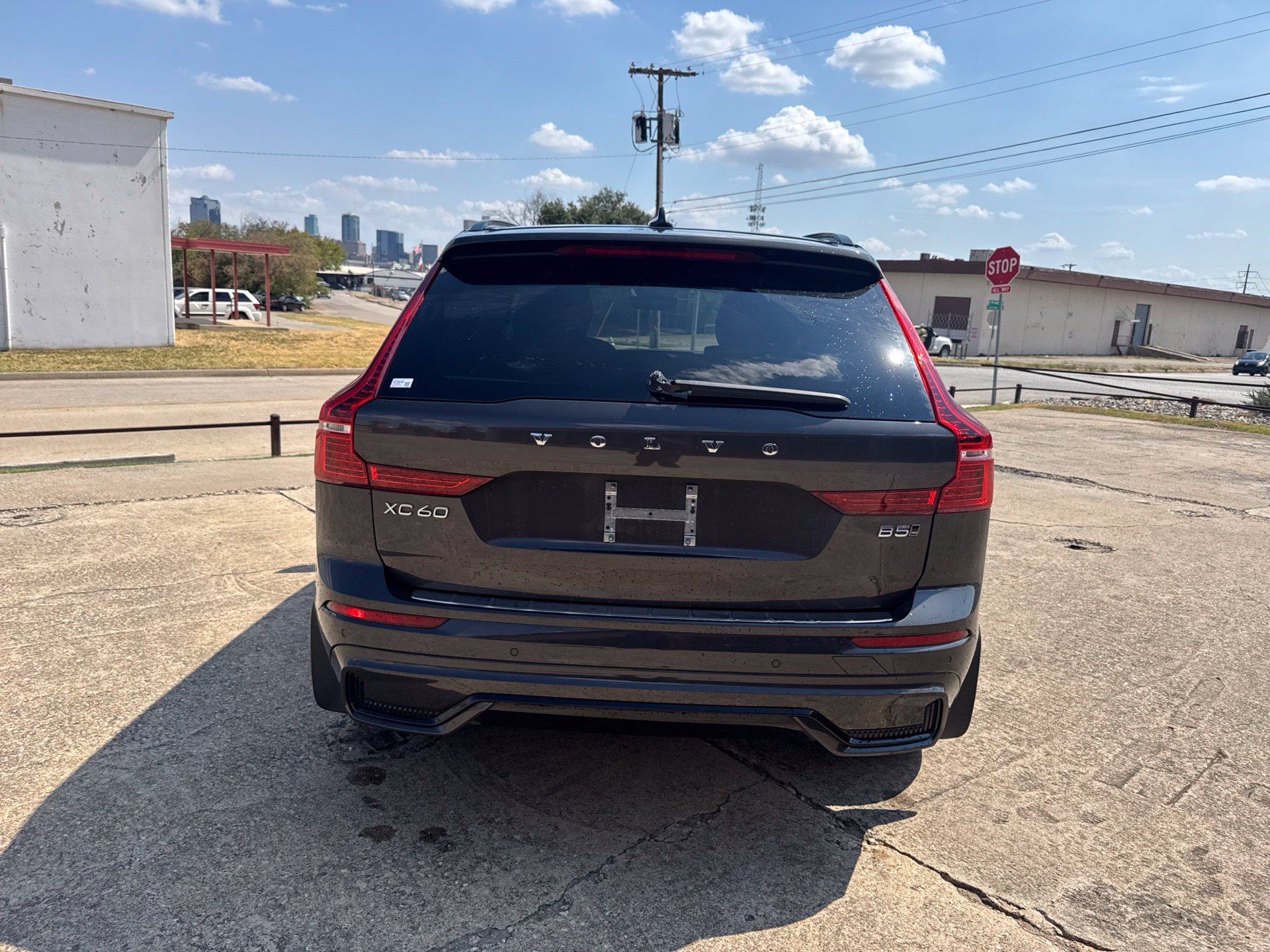 Used 2024 Volvo XC60 B5 Plus w/ Protection Package Premier AWD/4WD image 8