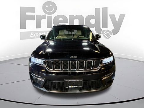 Used 2023 Jeep Grand Cherokee Limited w/ Luxury Tech Group II AWD/4WD image 2