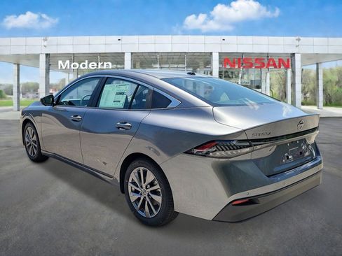 New 2026 Nissan Sentra SL w/ Floor Mat Package FWD image 4
