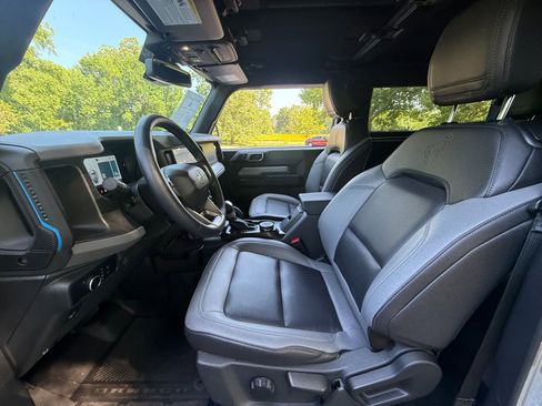 Used 2024 Ford Bronco Black Diamond image 13