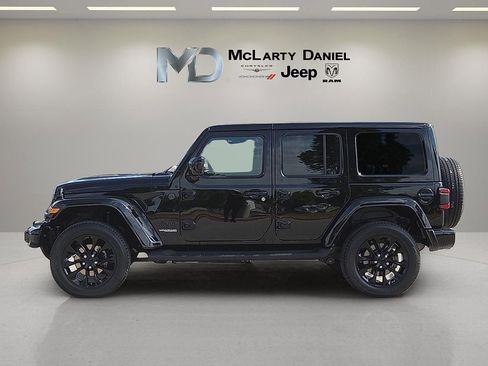 Used 2021 Jeep Wrangler Unlimited Sahara AWD/4WD image 3