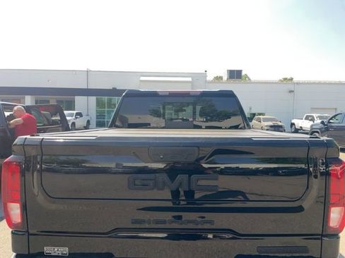 Used 2021 GMC Sierra 1500 Elevation w/ Preferred Package AWD/4WD image 3