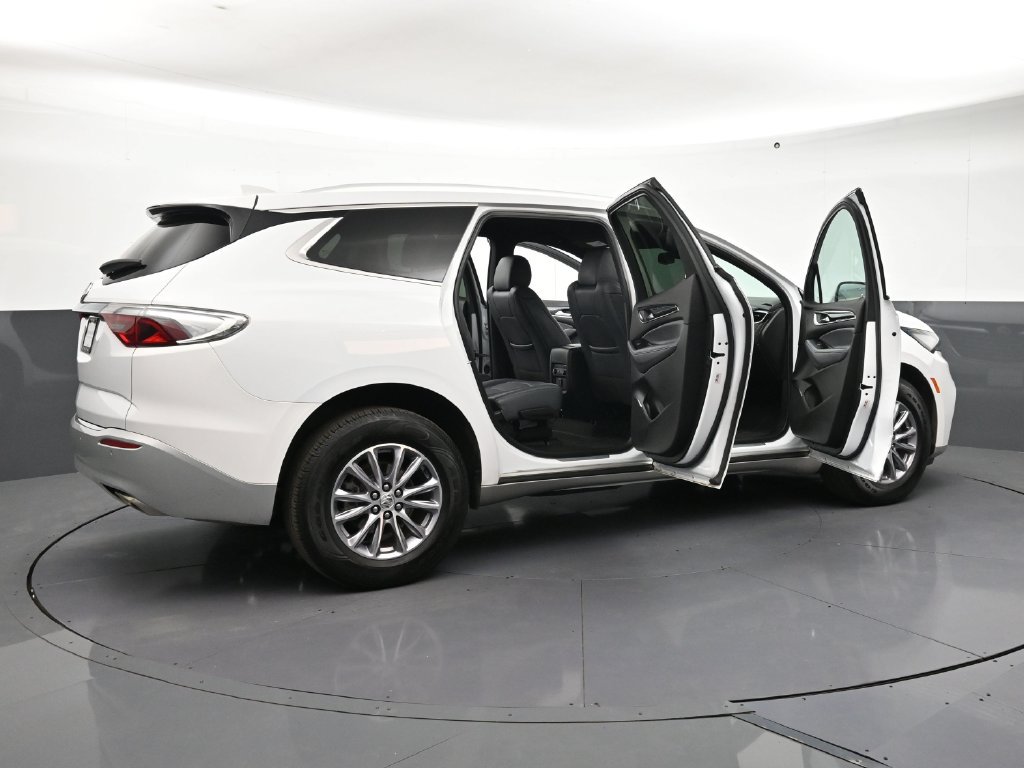 Certified 2024 Buick Enclave Essence AWD/4WD image 32