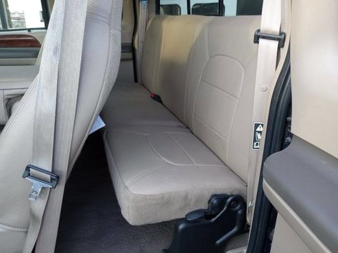 Used 2000 Ford F250 Lariat image 13