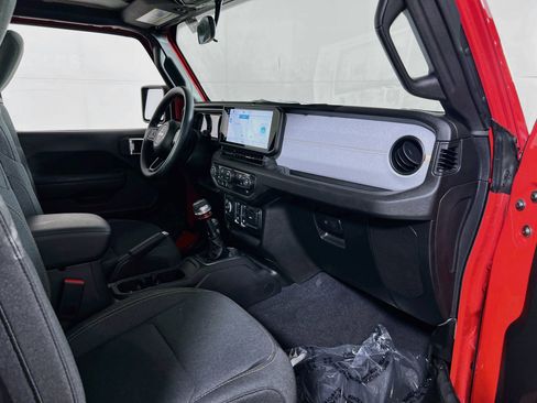 Used 2025 Jeep Wrangler Sport AWD/4WD image 26