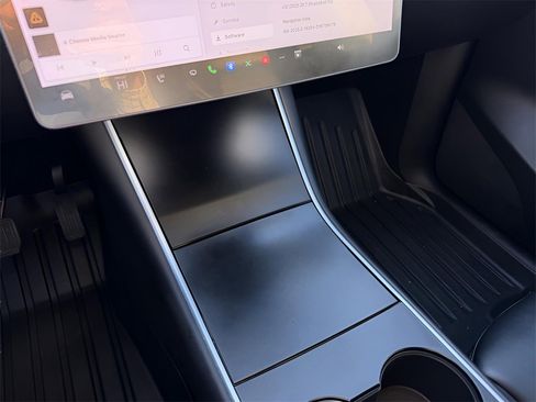 Used 2021 Tesla Model Y Long Range image 20