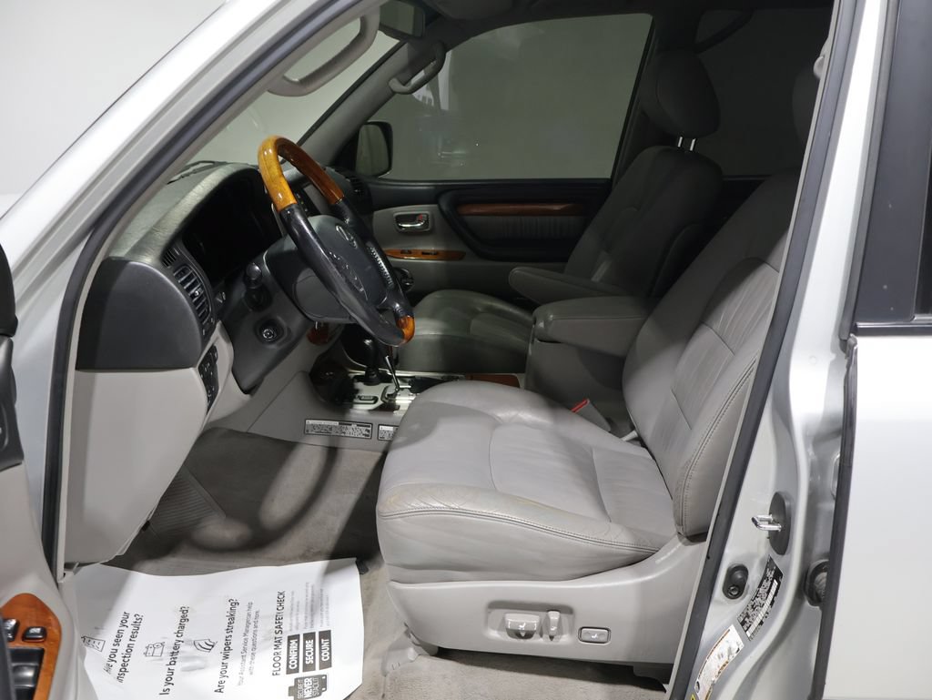 Used 2007 Lexus LX 470 4WD w/ Preferred Accessory Pkg image 11