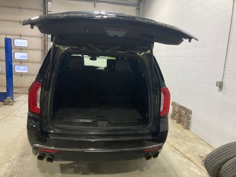 Used 2023 GMC Yukon XL Denali Ultimate image 17