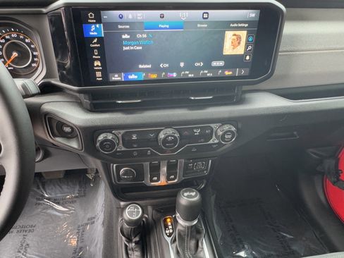 Used 2024 Jeep Wrangler Sport S image 19