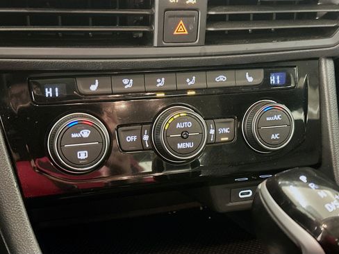 Used 2024 Volkswagen Jetta SE image 23