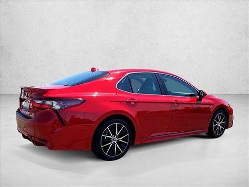 Used 2024 Toyota Camry SE FWD image 8
