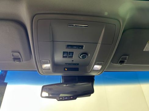 Used 2017 GMC Yukon Denali image 25