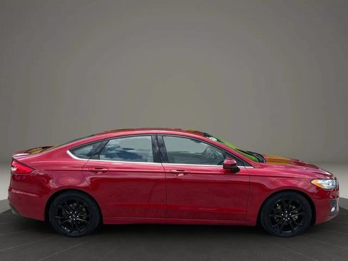 Used 2019 Ford Fusion SE w/ Equipment Group 151A FWD image 8