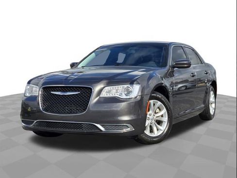 Used 2023 Chrysler 300 Touring image 1