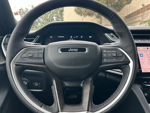 New 2026 Jeep Grand Cherokee Limited w/ Limited Altitude Package AWD/4WD image 22