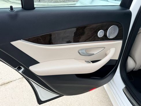 Used 2017 Mercedes-Benz E 300 image 17