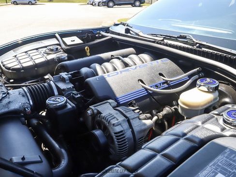 Used 1998 Chevrolet Corvette Coupe w/ Roof Pkg RWD image 33