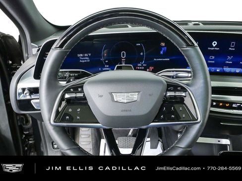 Used 2024 Cadillac Lyriq Luxury AWD/4WD image 9