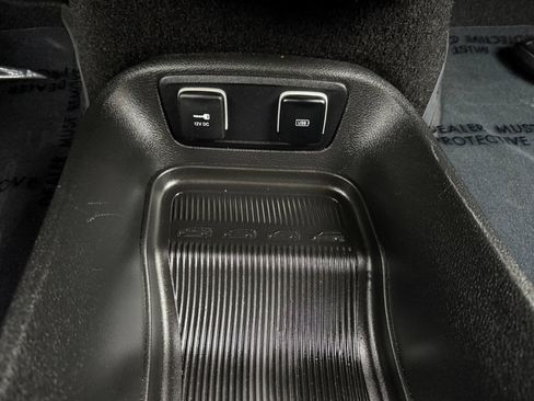 Used 2020 Chrysler Pacifica Touring-L FWD image 48