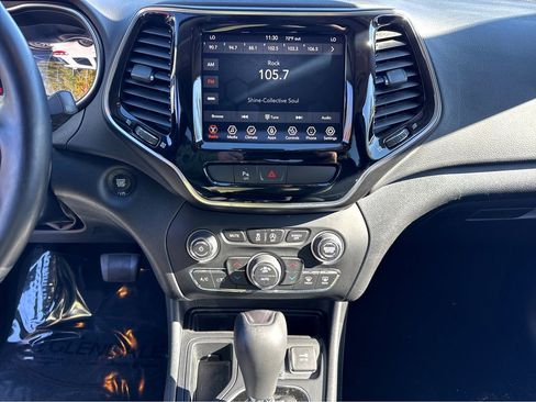 Used 2020 Jeep Cherokee Limited image 22